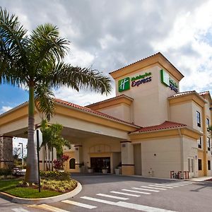 Holiday Inn Express Stuart By Ihg